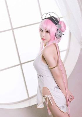 娇小xxx_BD神马在线观看